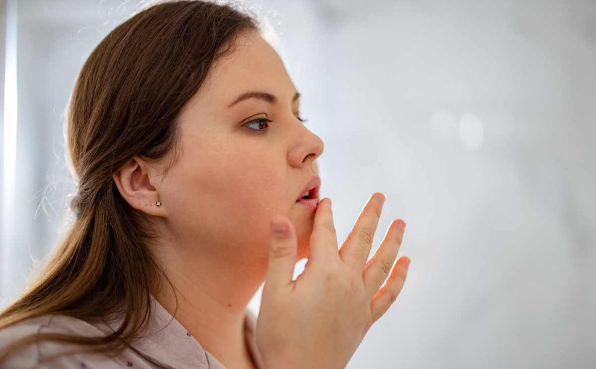 Understanding the Connection: How Facial Palsy Leads to Dry Mouth Symptoms